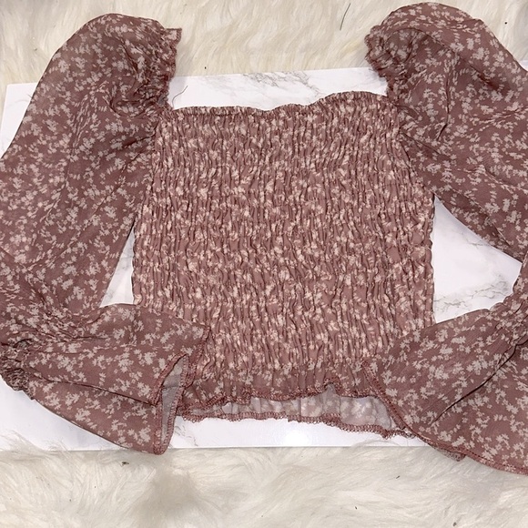 Die & More size small dusty rose floral smocked boho top - Picture 6 of 7